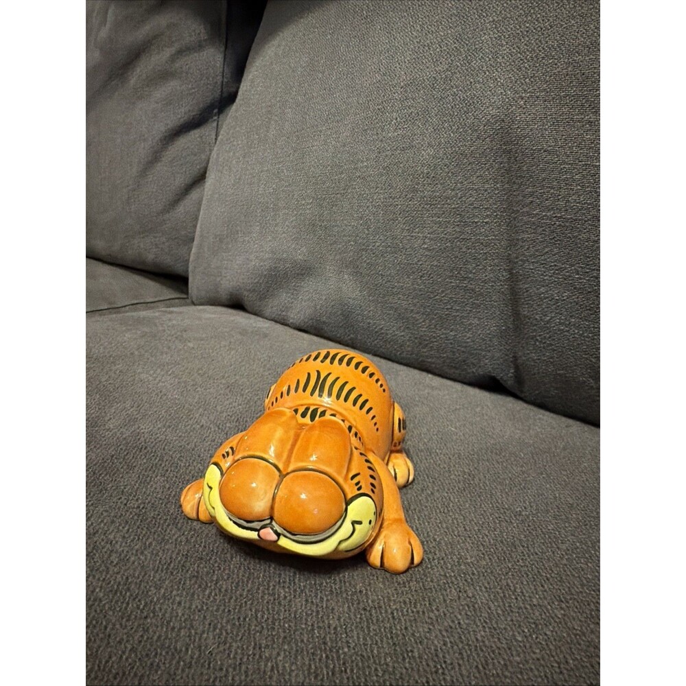 Enesco Ceramic Garfield Figurine 6" Long Pouncing Vtg 1980's Japan